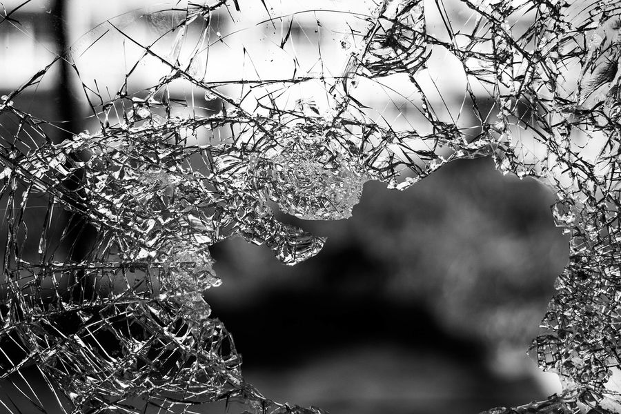 Катастрофа между камион, лек автомобил и линейка затвори временно пътя Разград – Русе