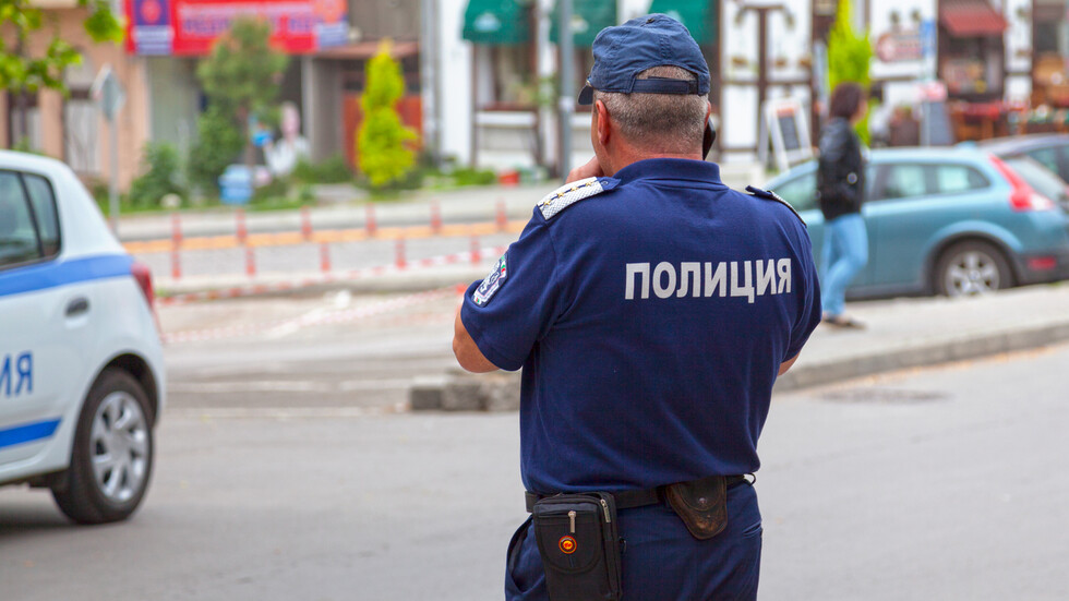 Мъж рани в гърдите полицай при опит да бъде задържан