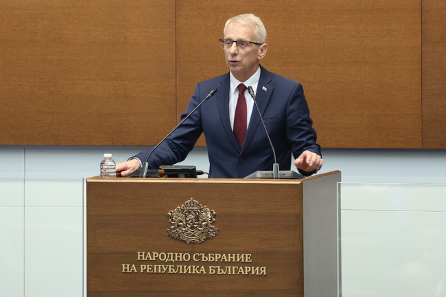 Николай Денков: За пръв път от 35 години демокрацията в България е поставена в непосредствена опасност