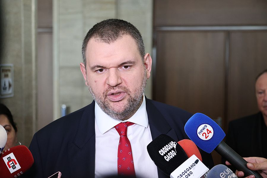Пеевски призова за спешна намеса от държавата, която да спре ескалацията на цените на храните