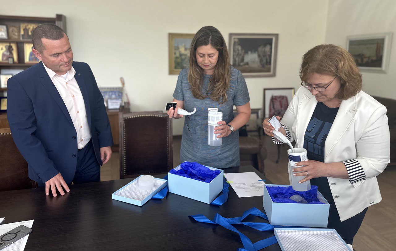 Университетските болници в Русе получиха дарение - два видеоларингоскопа