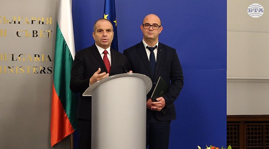 Гроздан Караджов: До няколко месеца ще бъдат изградени 35 електрозарядни станции в жп гарите на областните градове